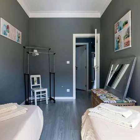2-Bedroom Flat In Moscavide Near Fil And Arena *