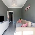 Apartment 2-bedroom Flat In Moscavide Near Fil And Arena
