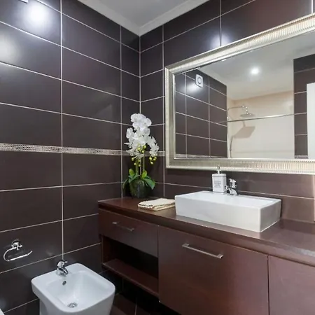 With 2 Bedrooms In Moscavide - Lisbon Lejlighed *