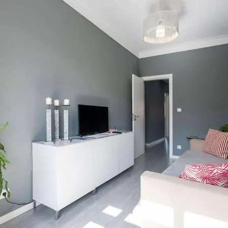 With 2 Bedrooms In Moscavide - Lisbon