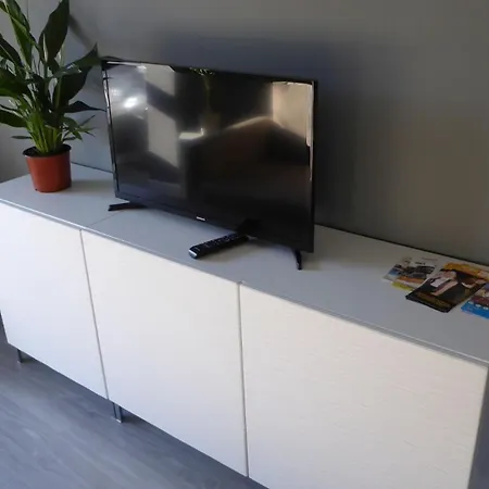 2-bedroom Flat In Moscavide Near Fil And Arena דירה