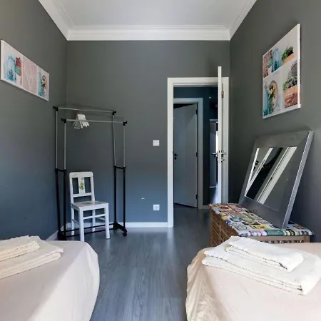 Apartment 2-bedroom Flat In Moscavide Near Fil And Arena *