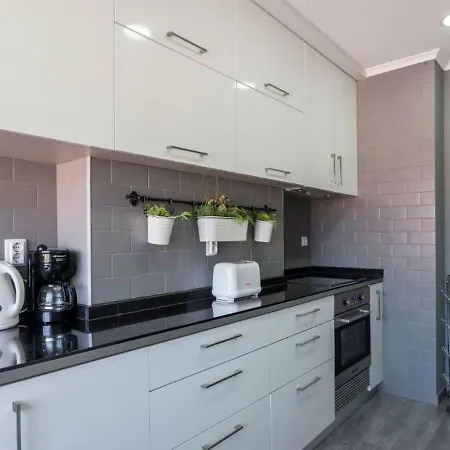 Apartment 2-bedroom Flat In Moscavide Near Fil And Arena Loures