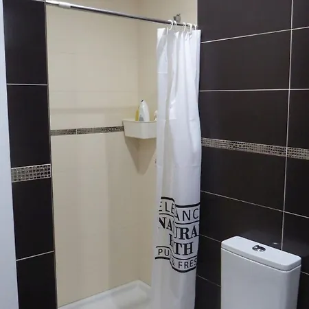 2-bedroom Flat In Moscavide Near Fil And Arena *