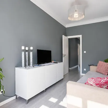 2-bedroom Flat In Moscavide Near Fil And Arena Loures
