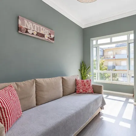 2-bedroom Flat In Moscavide Near Fil And Arena Loures