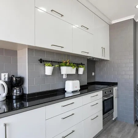 2-bedroom Flat In Moscavide Near Fil And Arena * Loures
