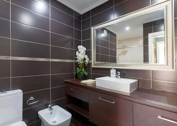 2-bedroom Flat In Moscavide Near Fil And Arena *