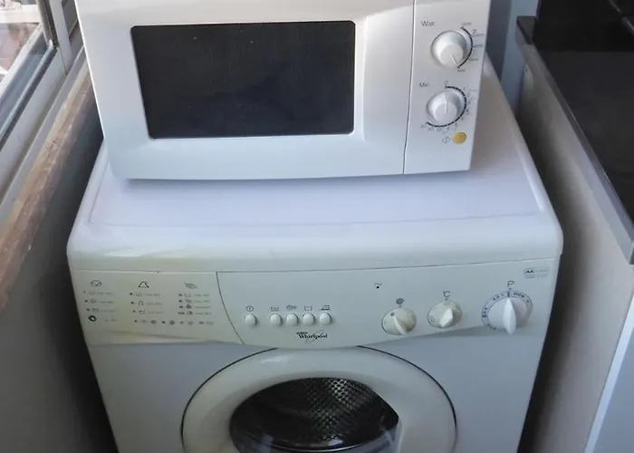 2-bedroom Flat In Moscavide Near Fil And Arena * לורס