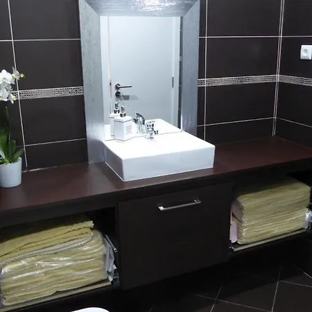 2-bedroom Flat In Moscavide Near Fil And Arena Loures