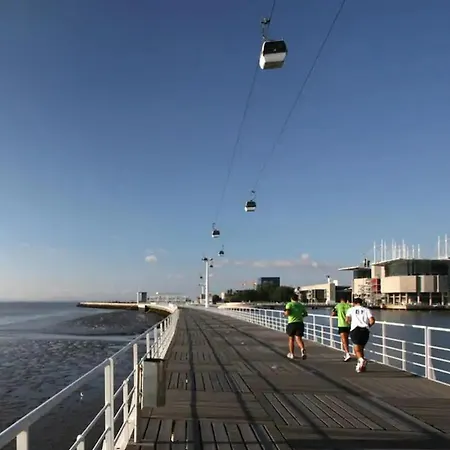 Lägenhet With 2 Bedrooms In Moscavide - Lisbon Loures